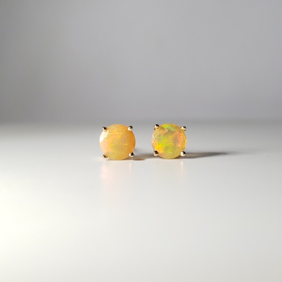 ⚫ Opal 10kt Yellow Gold Earrings